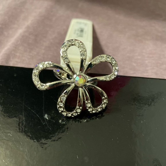Guess Fashion Jewelry Silver Ring - Picture 1 of 3